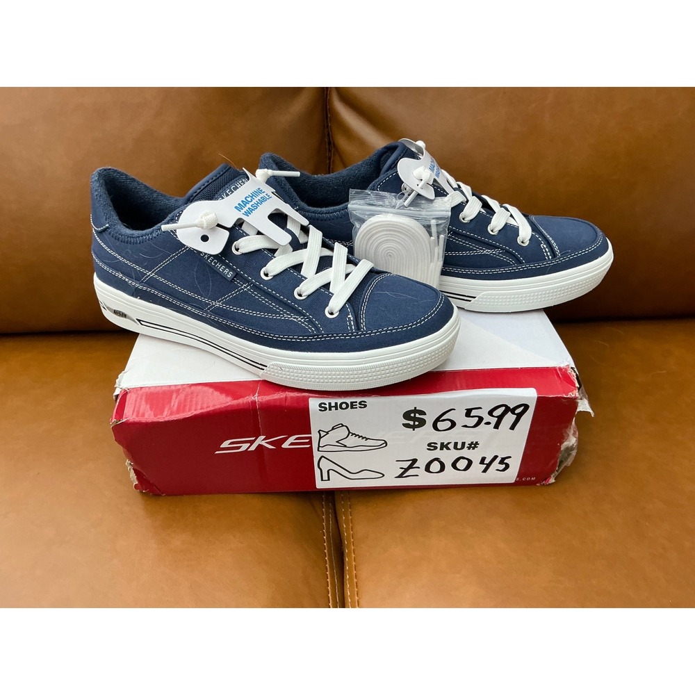 Skechers Street Sneakers Womens 9.5 Wide Navy Blue New Arch Fit Canvas Low Top